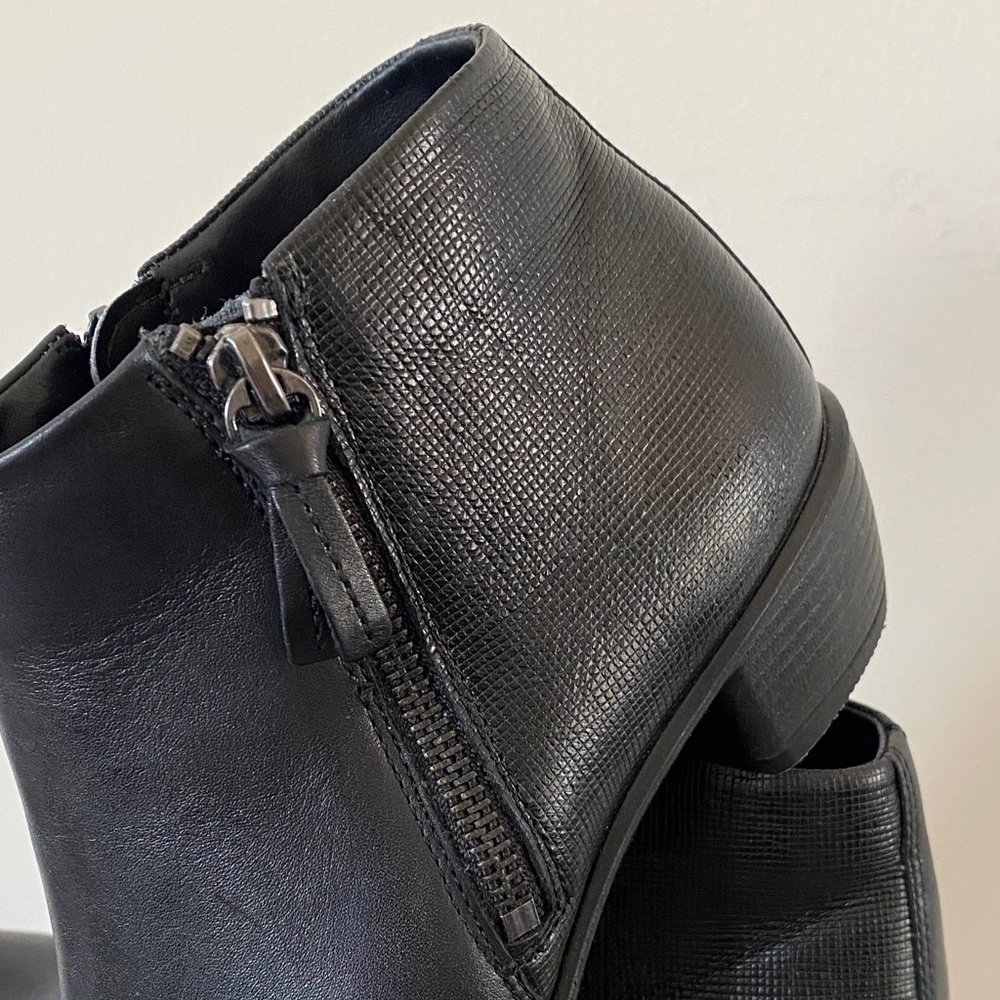 Ecco Black Leather Ankle Boots Booties with Double Side Zip Detail Size 39 - Picture 2 of 10